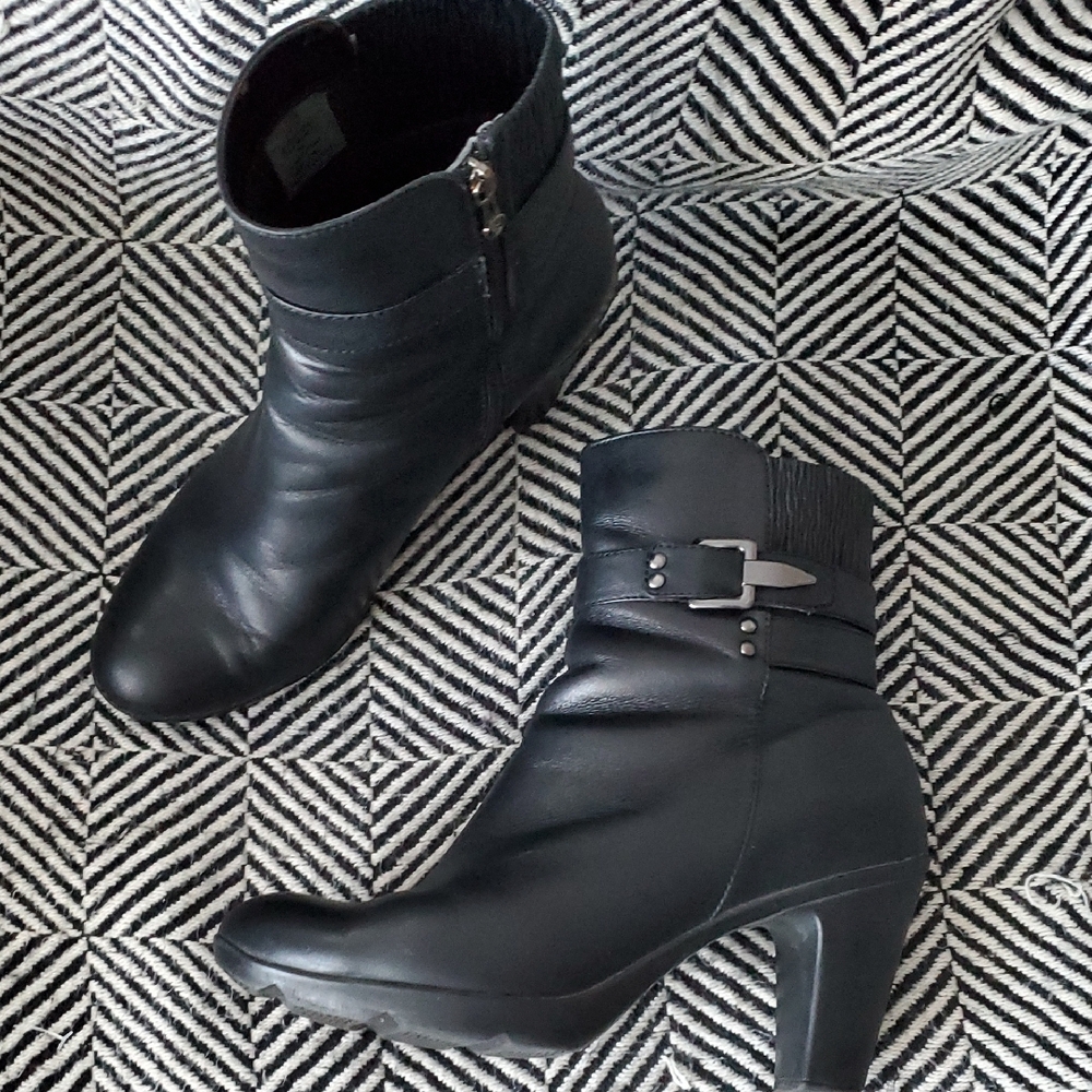 Blondo Black Heeled Ankle Boots with Buckle